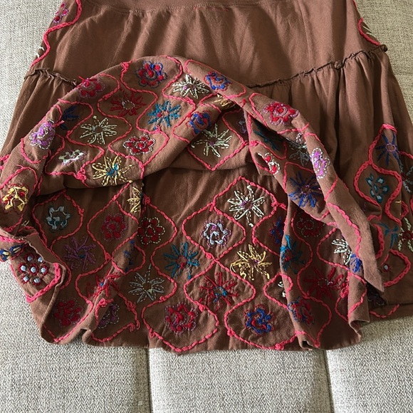 FREE PEOPLE VINTAGE FLOWER POWER BOHO EMBROIDERED BROWN SKIRT SIZE L - Picture 6 of 11